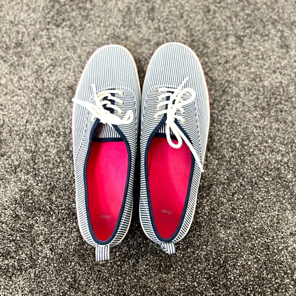 Gap Sneakers - Picture 2 of 6